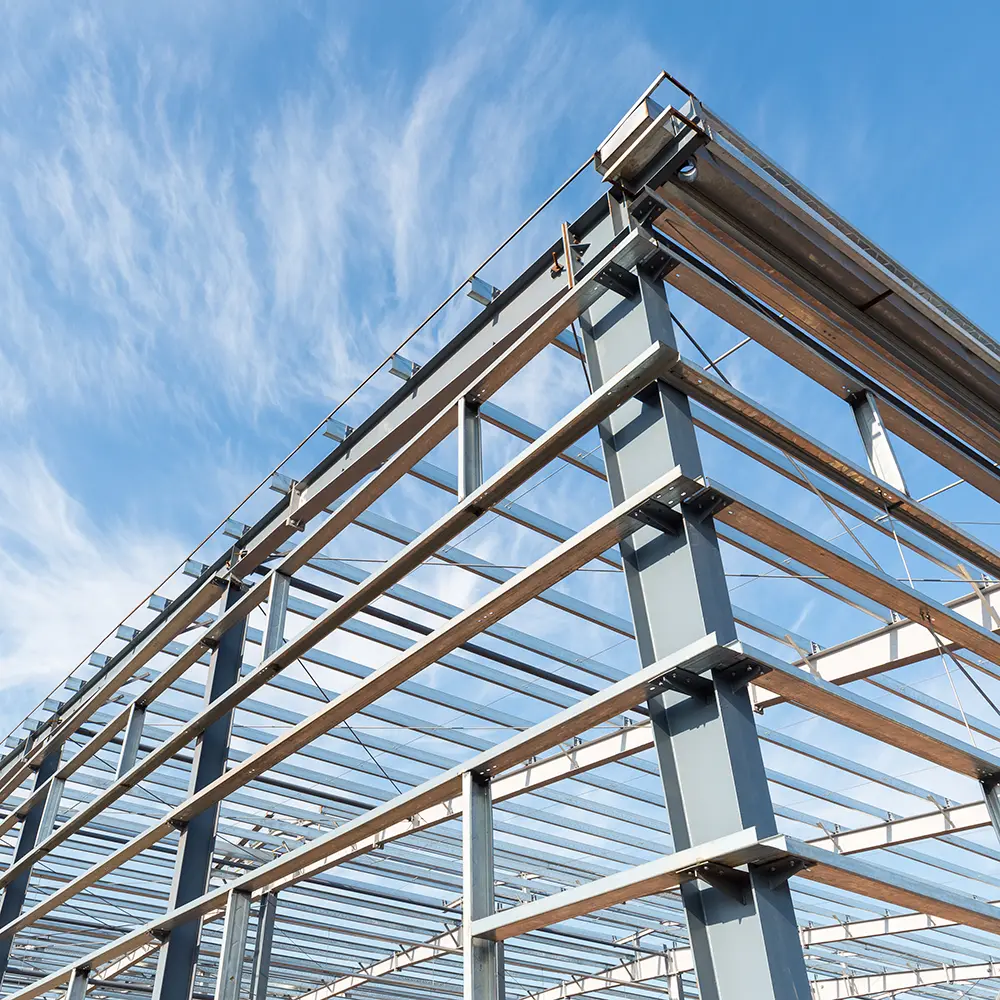 Werkstatt in Stahlrahmenbauweise ist im Bau